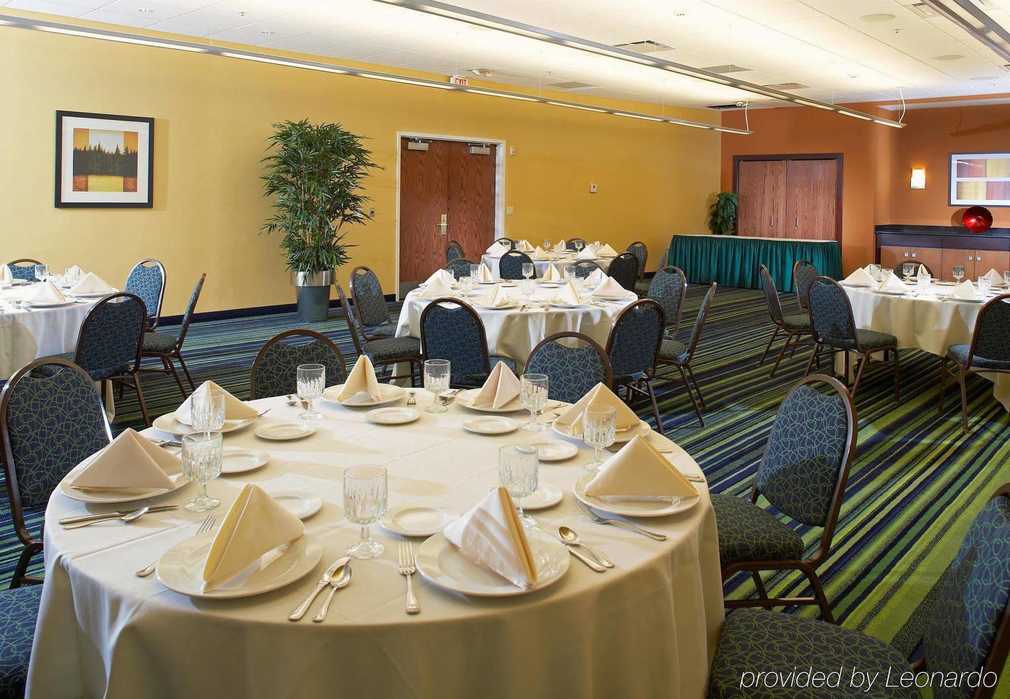 Fairfield Inn & Suites By Marriott Cleveland Beachwood Restaurant billede